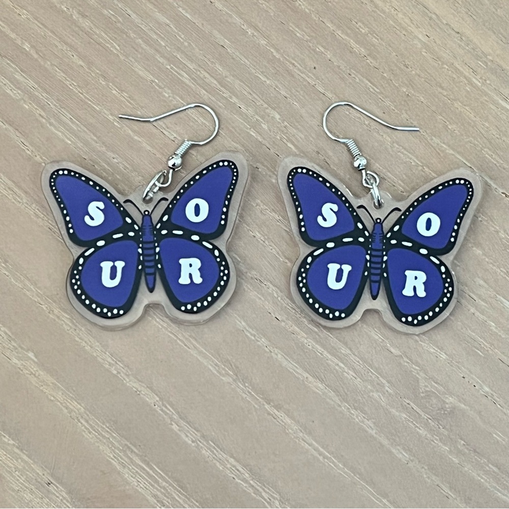 *NEW* OLIVIA RODRIGO Themed SOUR Butterfly Earrings - Picture 4 of 5